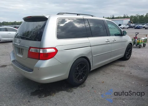 2006 Honda Odyssey Touring z USA, uszkodzony, nr VIN 5FNRL388X6B128556
